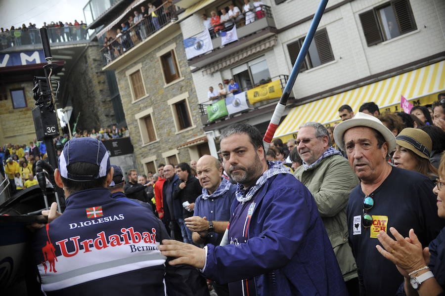 Los 'aguiluchos' con una sensacional actuación en 'popare' remontan los diez segundos de desventaja que tenía sobre Urdaibai