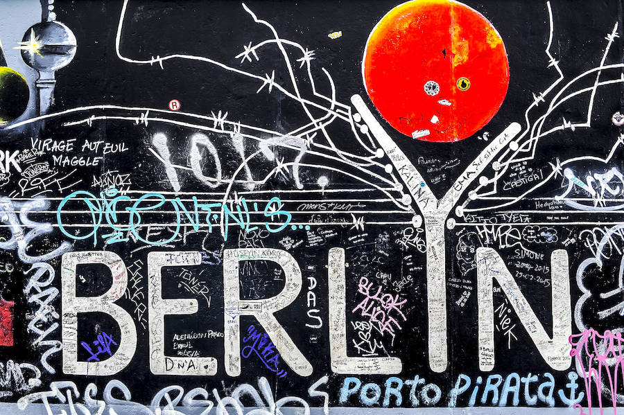 El muro de la ciudad alemana fue derribado en 1989 y hoy, aún guarda restos de lo que fue.