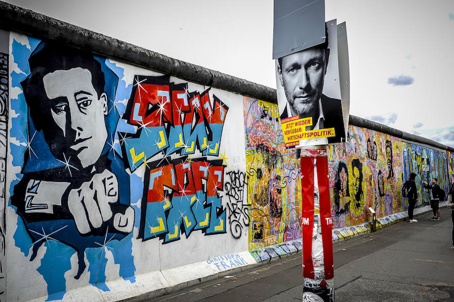 El muro de la ciudad alemana fue derribado en 1989 y hoy, aún guarda restos de lo que fue.