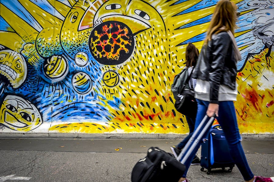 El muro de la ciudad alemana fue derribado en 1989 y hoy, aún guarda restos de lo que fue.