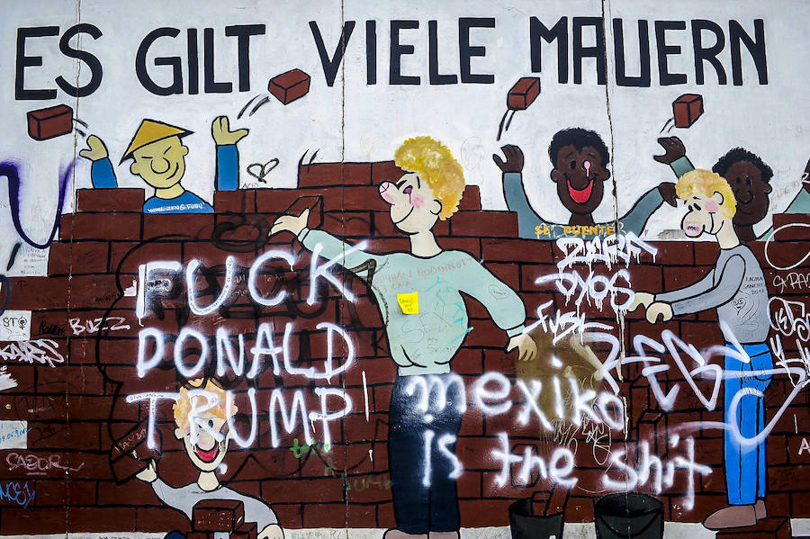 El muro de la ciudad alemana fue derribado en 1989 y hoy, aún guarda restos de lo que fue.