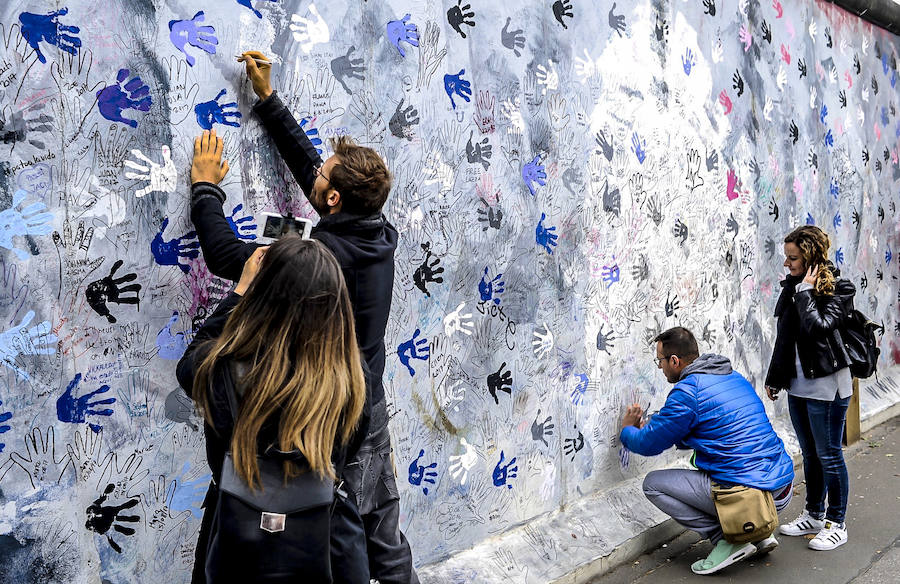 El muro de la ciudad alemana fue derribado en 1989 y hoy, aún guarda restos de lo que fue.