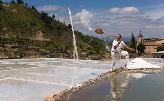 Salinas de Añana es uno de los rincones destacados por el ministro Nadal.