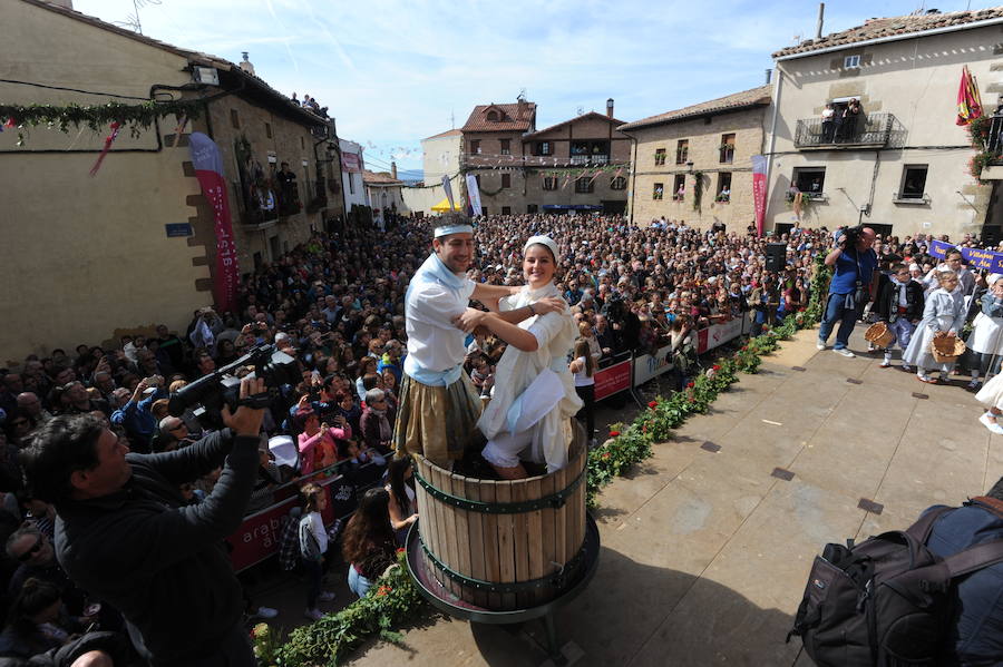 Miles de personas celebran la Fiesta de la Vendimia en Yécora