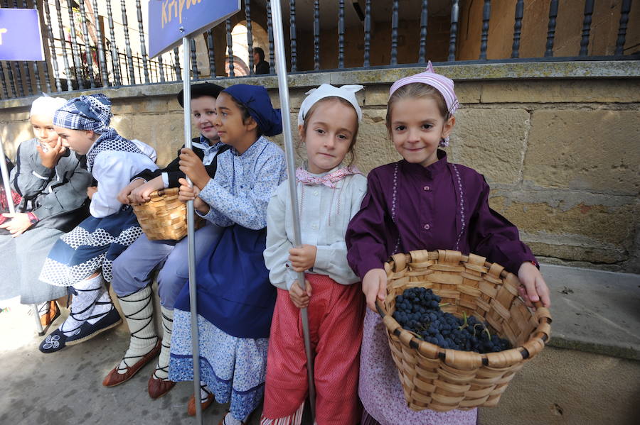 Miles de personas celebran la Fiesta de la Vendimia en Yécora