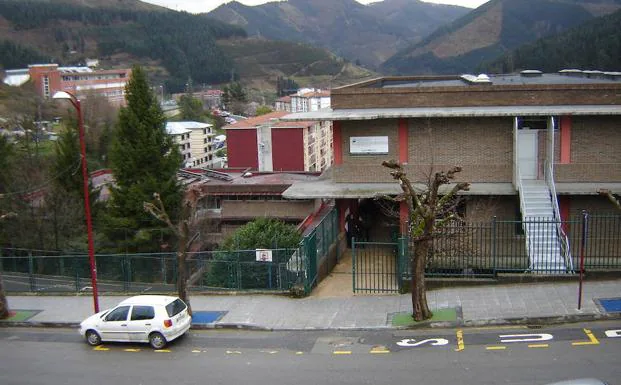 Zona de centros educativos públicos en el barrio de Ongarai.