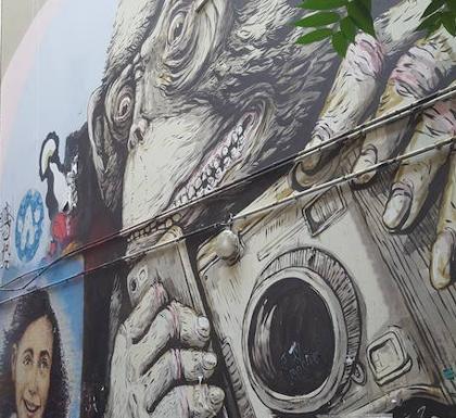 Uno de los impresionantes grafitis que se encuentran en el barrio judío.