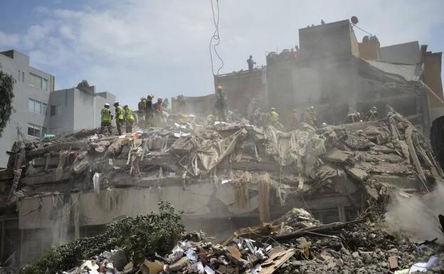 Los servicios de emergencia continúan buscando desaparecidos tras el terremoto de magnitud 7,1 que devastó México de hace una semana.