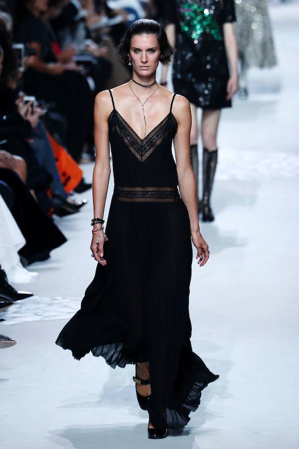 La firma homenajea con sus diseños a la artista franco-estadounidense en la Semana de la Moda de París