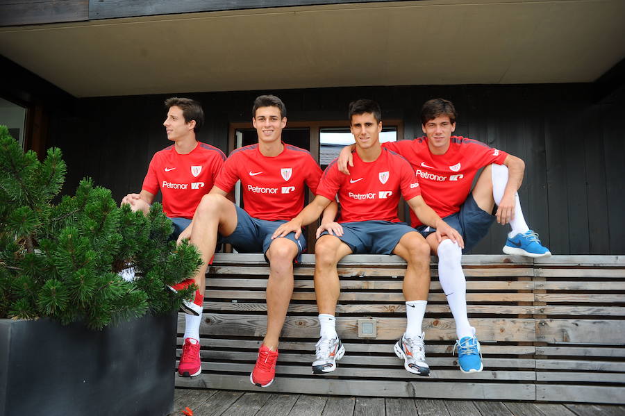 Guillermo Fernández, Kepa Arrizabalaga, Unai Bustinza e Iker Guarrotxena (de i a d) hicieron en 2014 la pretemporada con el Athletic en Saalfelden, lugar de concentración del club bilbaíno. 