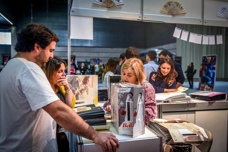 Expobodas se celebra este fin de semana en el BEC con la presencia de más de cien firmas de moda de ceremonia, fotografía, joyas...