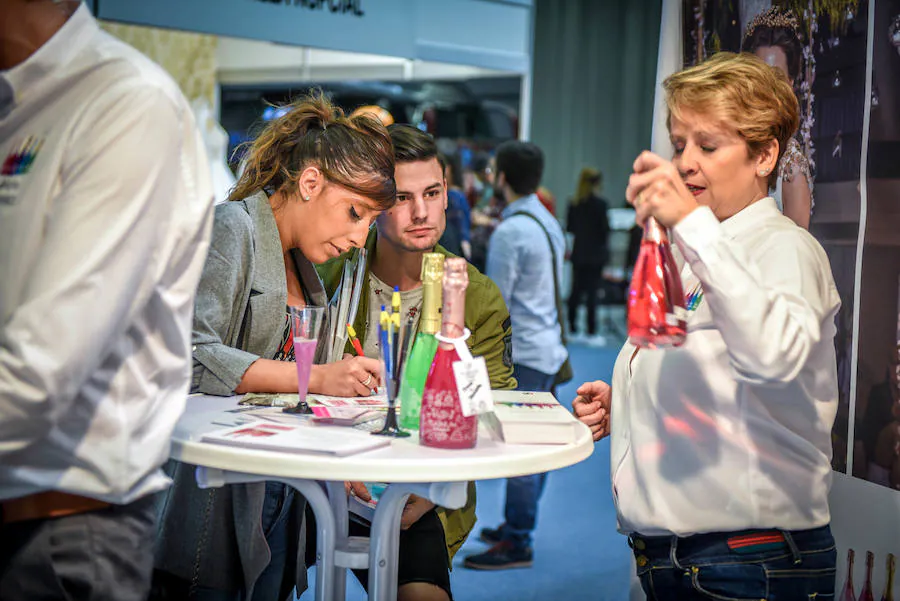 Expobodas se celebra este fin de semana en el BEC con la presencia de más de cien firmas de moda de ceremonia, fotografía, joyas...