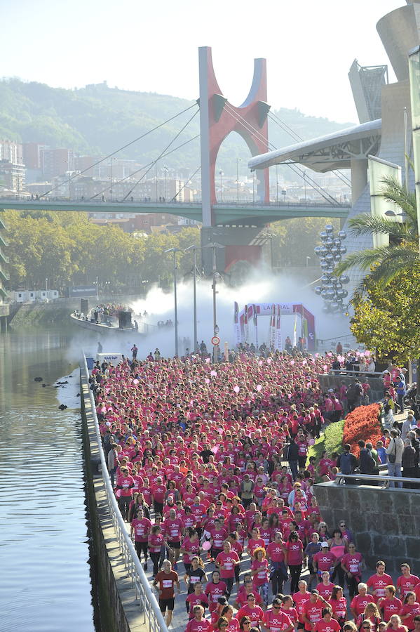 La carrera ha sido más multitudinaria que nunca y se han agotado las 10.000 camisetas que han puesto a la venta