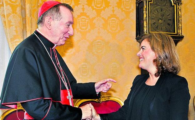 Soraya Sáenz de Santamaría y el secretario de Estado de la Santa Sede, Pietro Parolin.