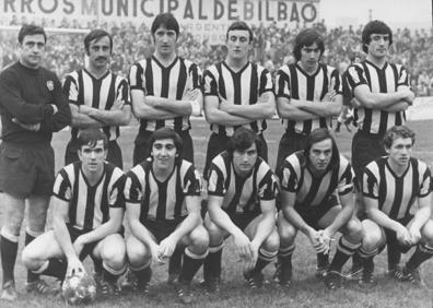 Imagen secundaria 1 - 1972. Recibimiento en el Ayuntamiento tras el ascenso a Segunda. | Dani, Benito... Un Barakaldo que daba miedo. | Manolo Sarabia en la temporada 1977-78 en Lasesarre.