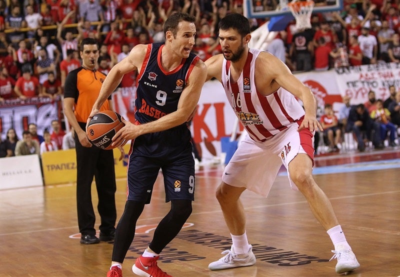 Las mejores imágenes del Olympiacos - Baskonia, primer partido de Euroliga de la temporada 2017-2018