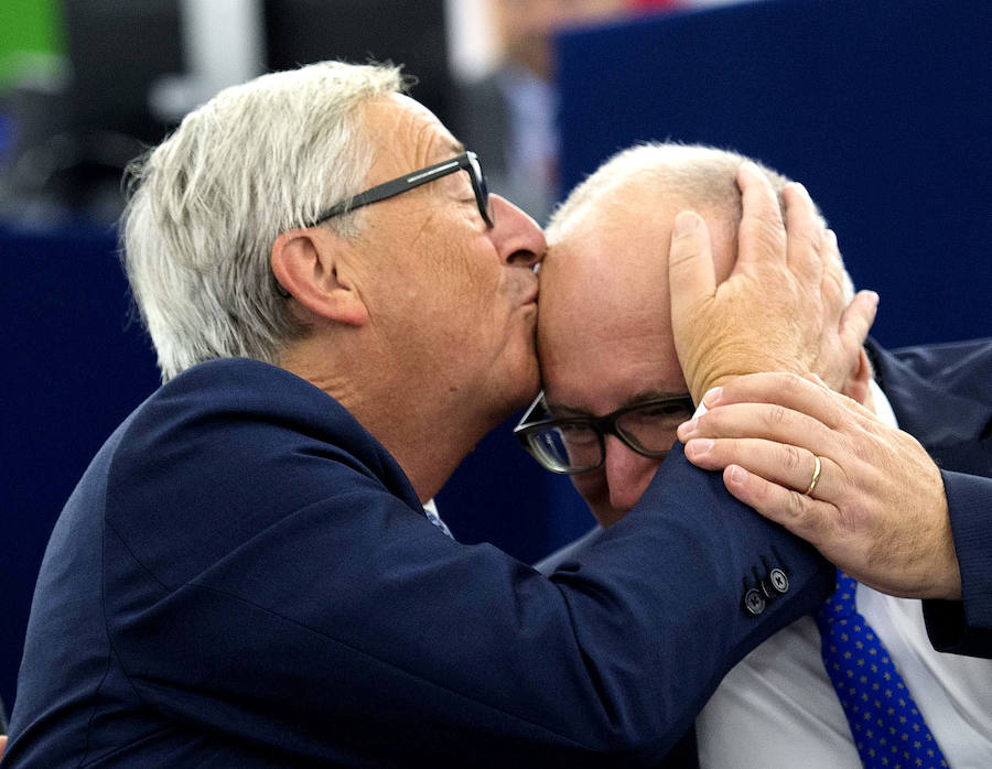 Jean-Claude Juncker y Frans Timmermans, vicepresidente primero de la Comisión Europea.