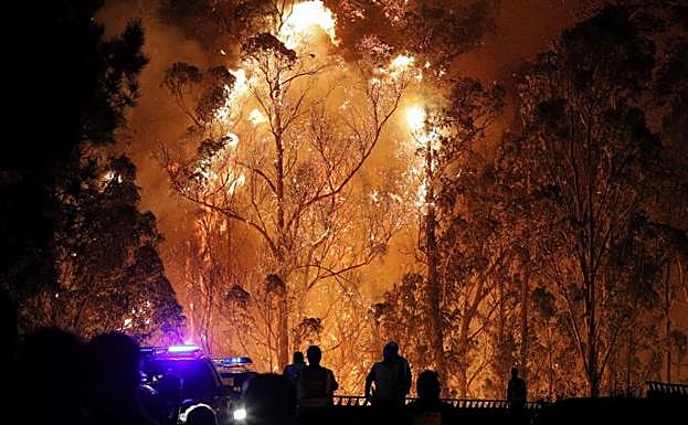 Imagen de uno de los incendios de este mes en Pontevedra. 