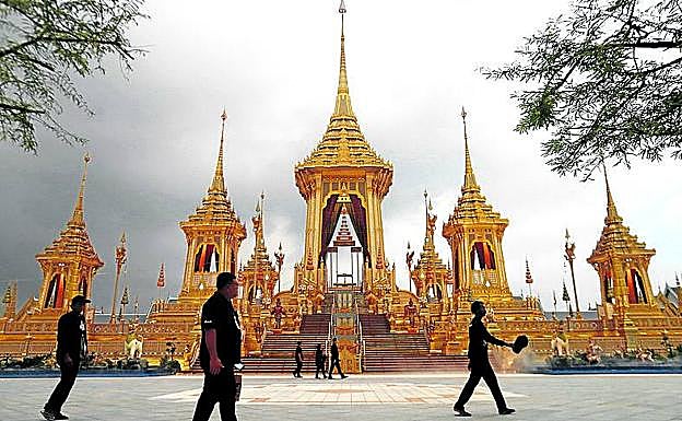 Crematorio real en Sanam Luang.