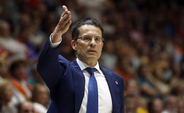 Pedro Martínez, durante su etapa como técnico del Valencia Basket.