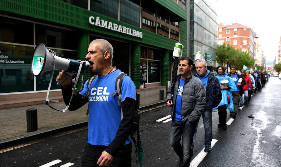 Cadena humana en Bilbao para mantener los empleos en CEL