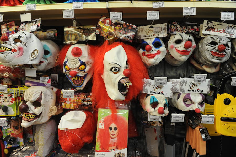 Sobre patines, en una visita guiada, con una ginkana nocturna o en una de las tantas discotecas y bares de Vitoria. Vete organizando para la noche más terrorífica del año