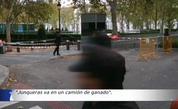 El vídeo de la conversación entre los tres agentes.