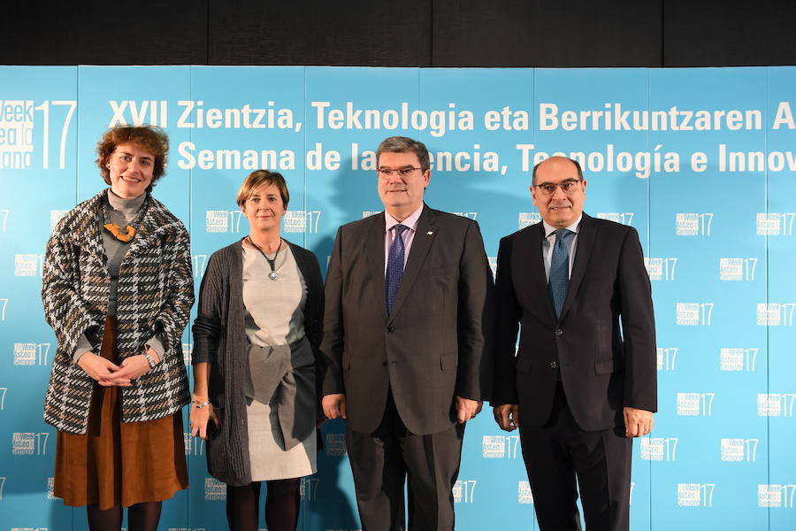Pilar García, Arantxa Tapia, Juan Maria Aburto, y Jon Darpón.