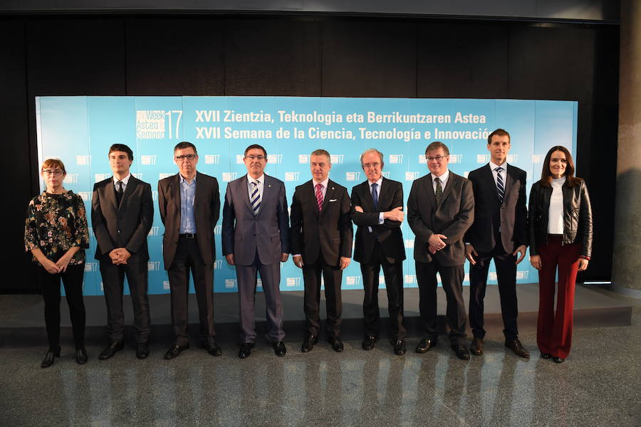 Iciar Martínez, Jordi Artigas, Ángel Domingo, Alberto García Erauzkin, Iñigo Urrkullu, Jorge Unda, Ferrnando Cossio, Eduardo Jáuregui y Estíbaliz León.