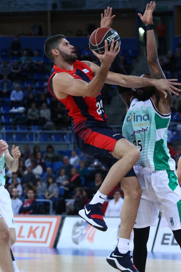 Las mejores imágenes del partido Baskonia - Joventut de la Liga Endesa 2017/2018.