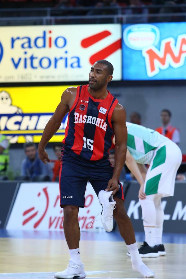 Las mejores imágenes del partido Baskonia - Joventut de la Liga Endesa 2017/2018.