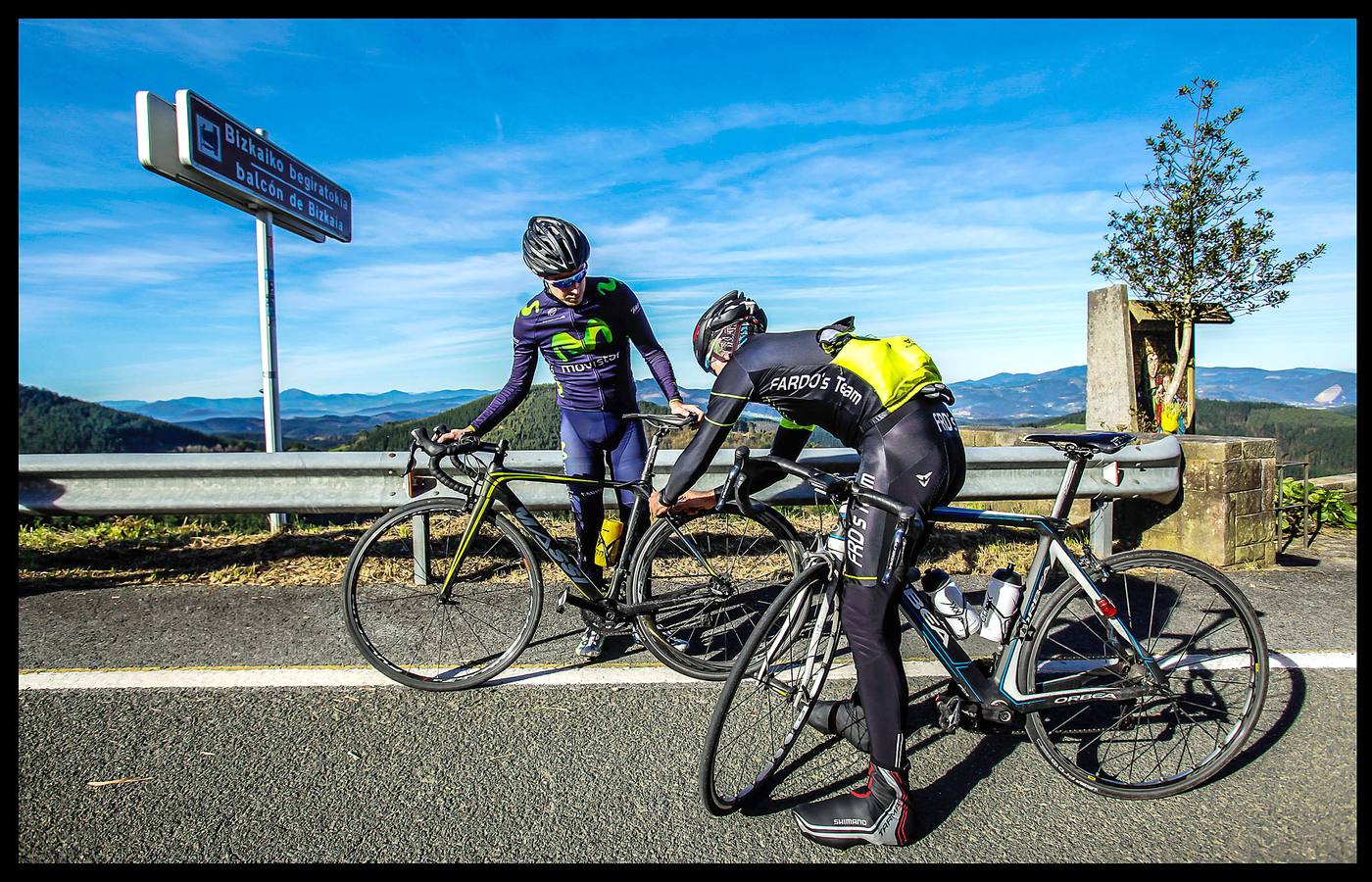 Acompañamos a cuatro ciclistas hasta la cima de Oiz, final de etapa en la ronda de 2018