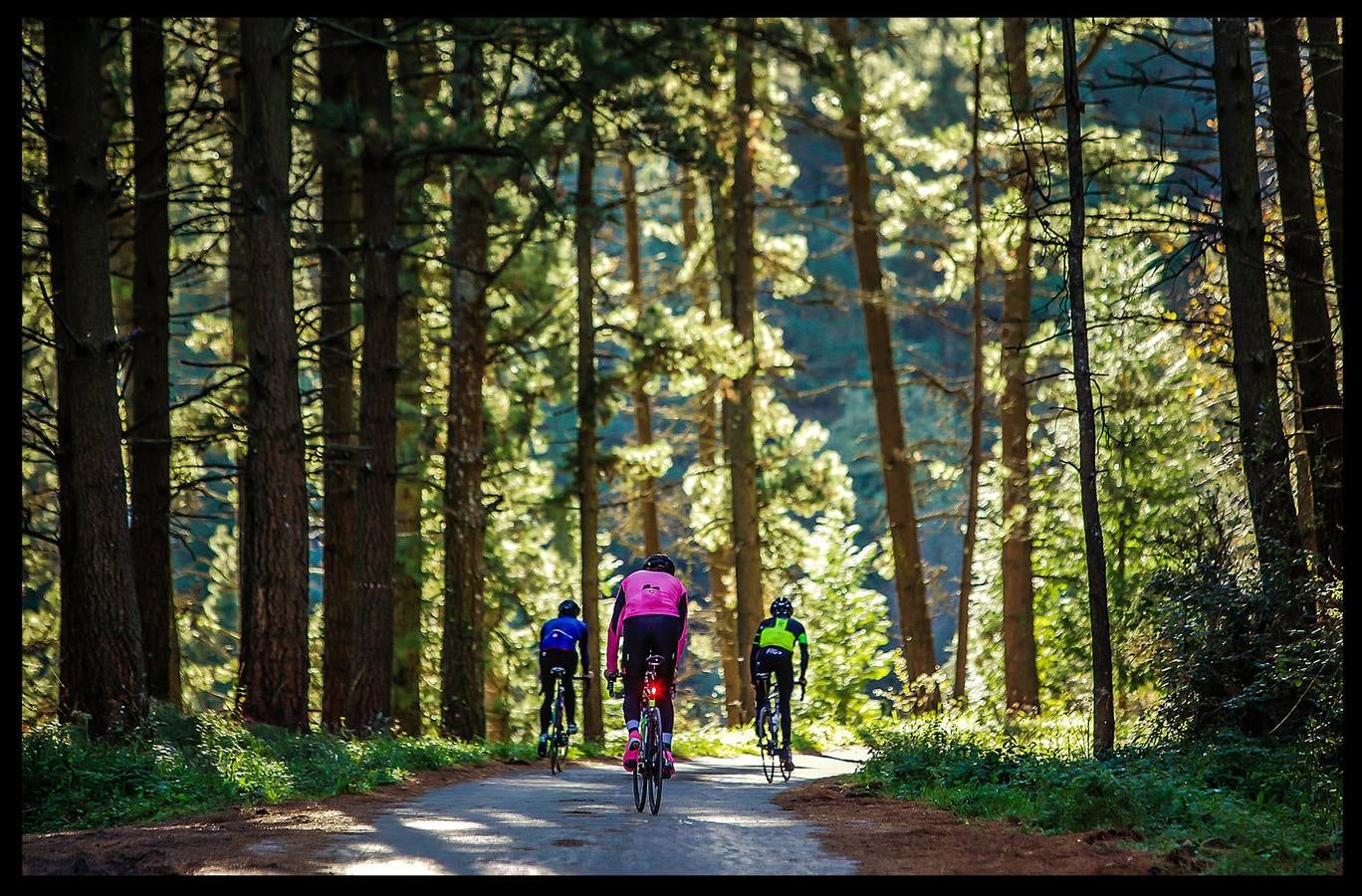 Acompañamos a cuatro ciclistas hasta la cima de Oiz, final de etapa en la ronda de 2018