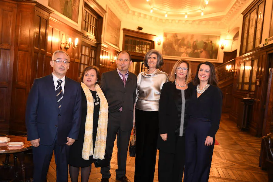Ignacio González, Mariví García, Juan Carlos de la Cruz, María José García Etxaniz, Eguskiñe Gallastegui y Begoña Martínez. 