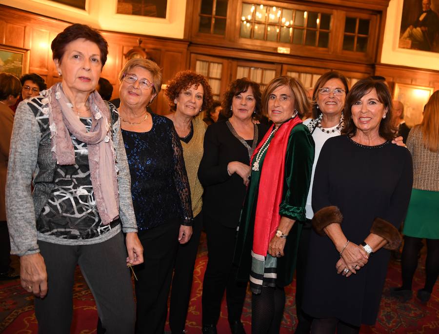 Flora Bilbao, Cristina Alonso, Cristina Machimbarrena, Begoña Fernández, Charo Reparaz, Cristina Abascal y Pilar Ereño. 
