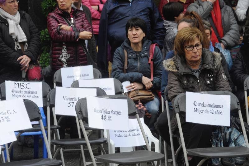 Decenas de personas participan en las concentraciones organizadas en Biizkaia contra las agresiones machistas