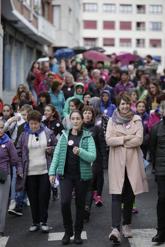 Decenas de personas participan en las concentraciones organizadas en Biizkaia contra las agresiones hacia las mujeres