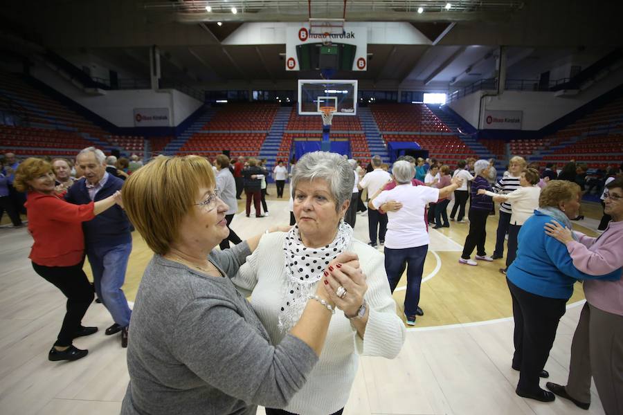 700 mayores celebraron ayer la Fiesta Anual del Envejecimiento Saludable de La Casilla