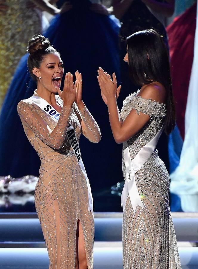 La modelo de 22 años vence a la colombiana Laura González y la jamaicana Davina Bennet en el certamen de  Miss Universo 2017 .