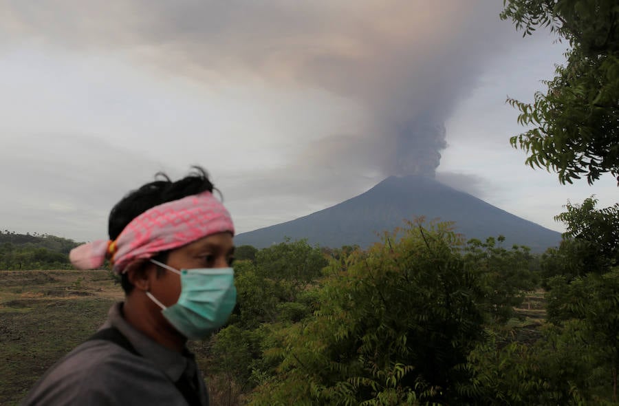 Las autoridades indonesias han cerrado el aeropuerto internacional Ngurah Rai ante el peligro de una mayor actividad