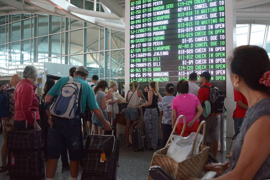 Las autoridades indonesias han cerrado el aeropuerto internacional Ngurah Rai ante el peligro de una mayor actividad