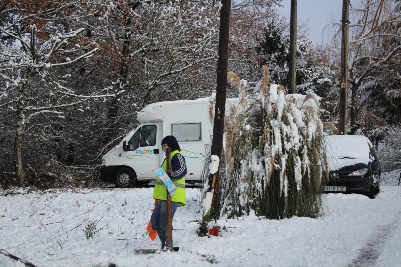 A un mes de la llegada oficial del invierno, el 21 de diciembre, los copos han tomado las carreteras hacia Bizkaia