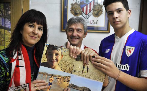 La familia Fernández-Martínez, con fotos de Arsen. 