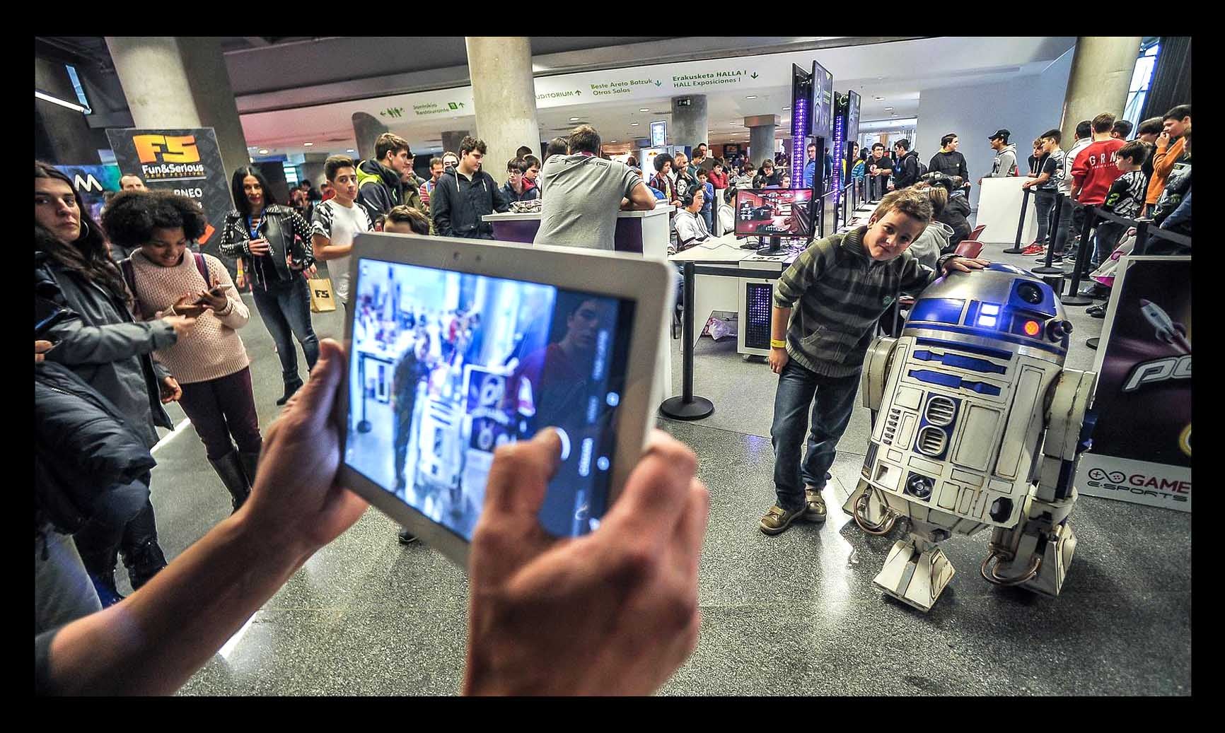 El festival de videojuegos Fun and Serious congrega a miles de jóvenes en el Euskalduna 
