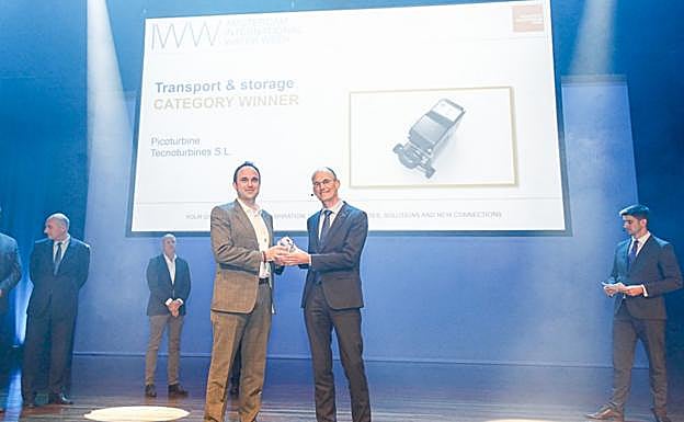 Jaime Lledó, fundador de Tecnoturbines, recogiendo el premio.