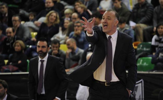 El entrenador del Bilbao Basket, Veljko Mrsic. 