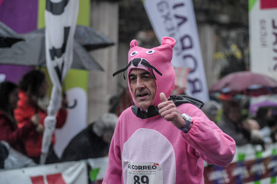 Cerca de 2.500 participantes han querido decir adiós al 2017 a la carrera