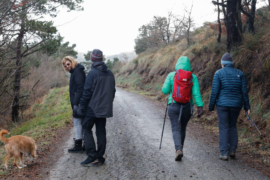 Como marcala tradición, los alaveses se han animado a subir al monte en las primeras horas del año