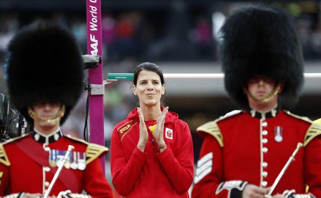 Ruth Beitia durante la presentación de la final de Salto de Altura en Londres.