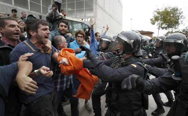 Operación policial contra el referéndum del 1 de octubre.